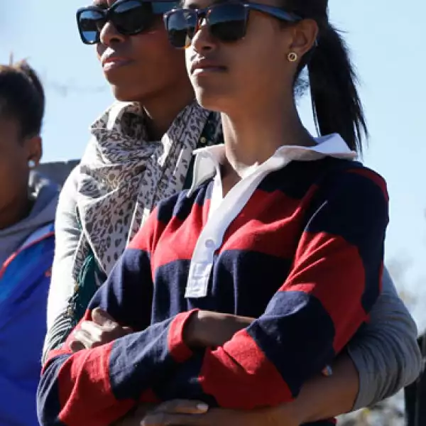 Malia, de 12 años, y su madre estaban atentas a ver si podían ver un león.