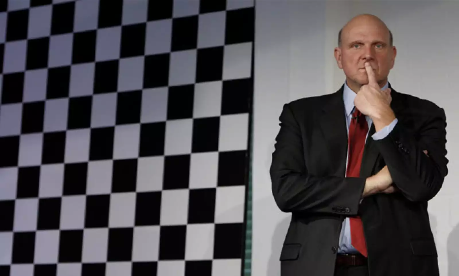 El director general de Microsoft, Steve Ballmer, el miércoles 7 en Munich habló del lanzamiento del nuevo programa operativo Windows 7. La firma cree que el lanzamiento, que será el 22 de octubre, aumentará solo levemente la demanda de PCs.