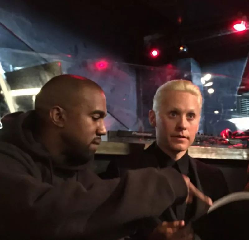 La pareja de amigos fue vista en el Le Dépot, un famoso antro gay de la “Ciudad de la Luz”, pero ¿Qué hacían en ese lugar?