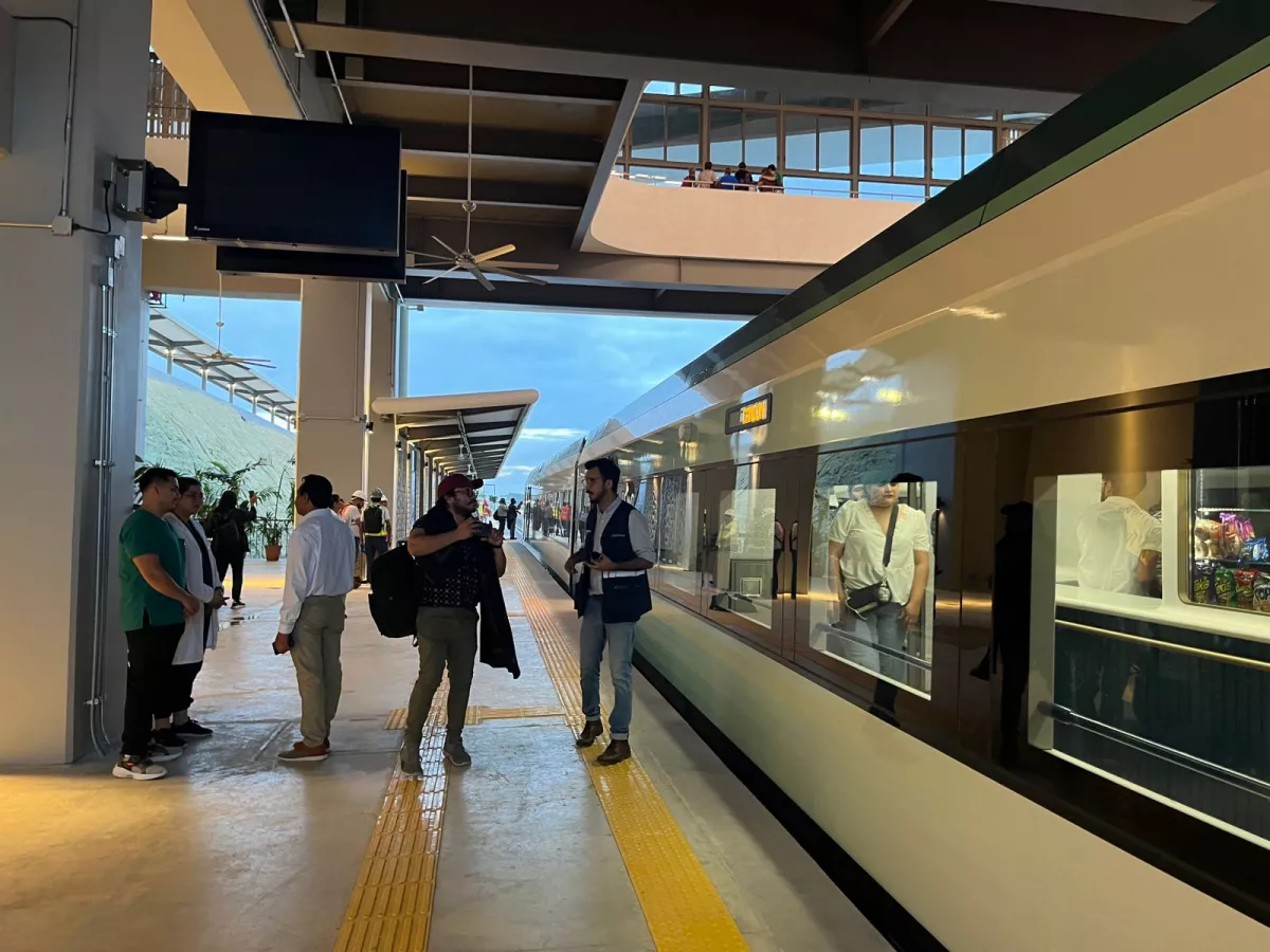 Algunos pasajeros llegaron tarde y eso ocasionó retrasos en la salida del Tren Maya, en su primer viaje de Campeche a Cancún
 