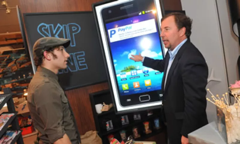 PayPal cuenta con una tienda demo en NY, pensada para que las empresas prueben su plataforma a través de móviles. (Foto: AP)