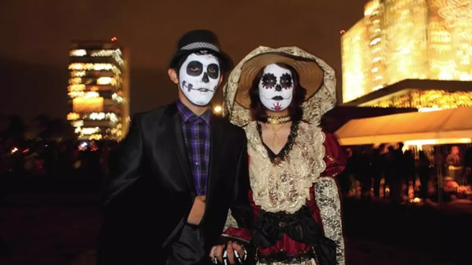 La UNAM recibe las ofrendas de muertos