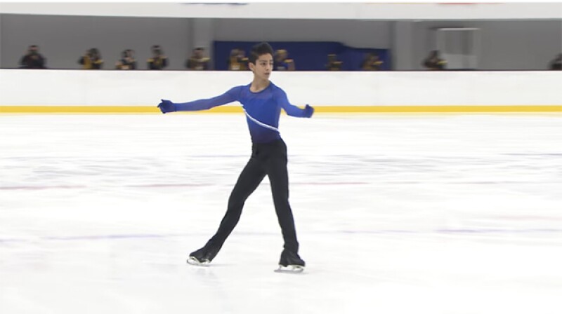 Durante el Grand Prix de patinaje artístico en la ciudad de Yokahoma, el tapatío Donovan Carrillo de 16 años encantó a los asistentes con su presentación al ritmo del Divo de Juárez.