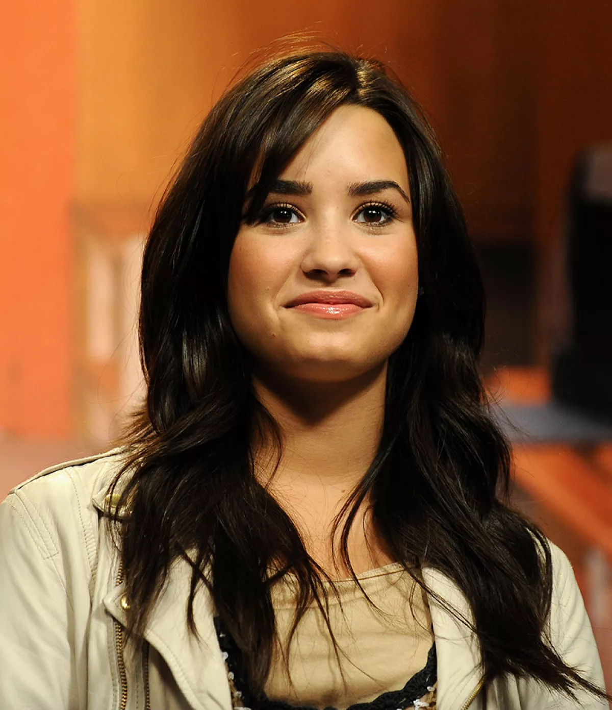 Demi Lovato revela que probó drogas y alcohol desde temprana edad