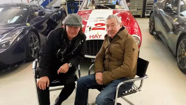 Nick Mason y Brian Johnson (AC/DC)