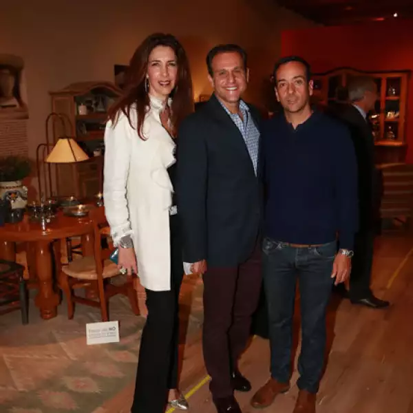 Sally y Roy Azar con Emilio Cabrero