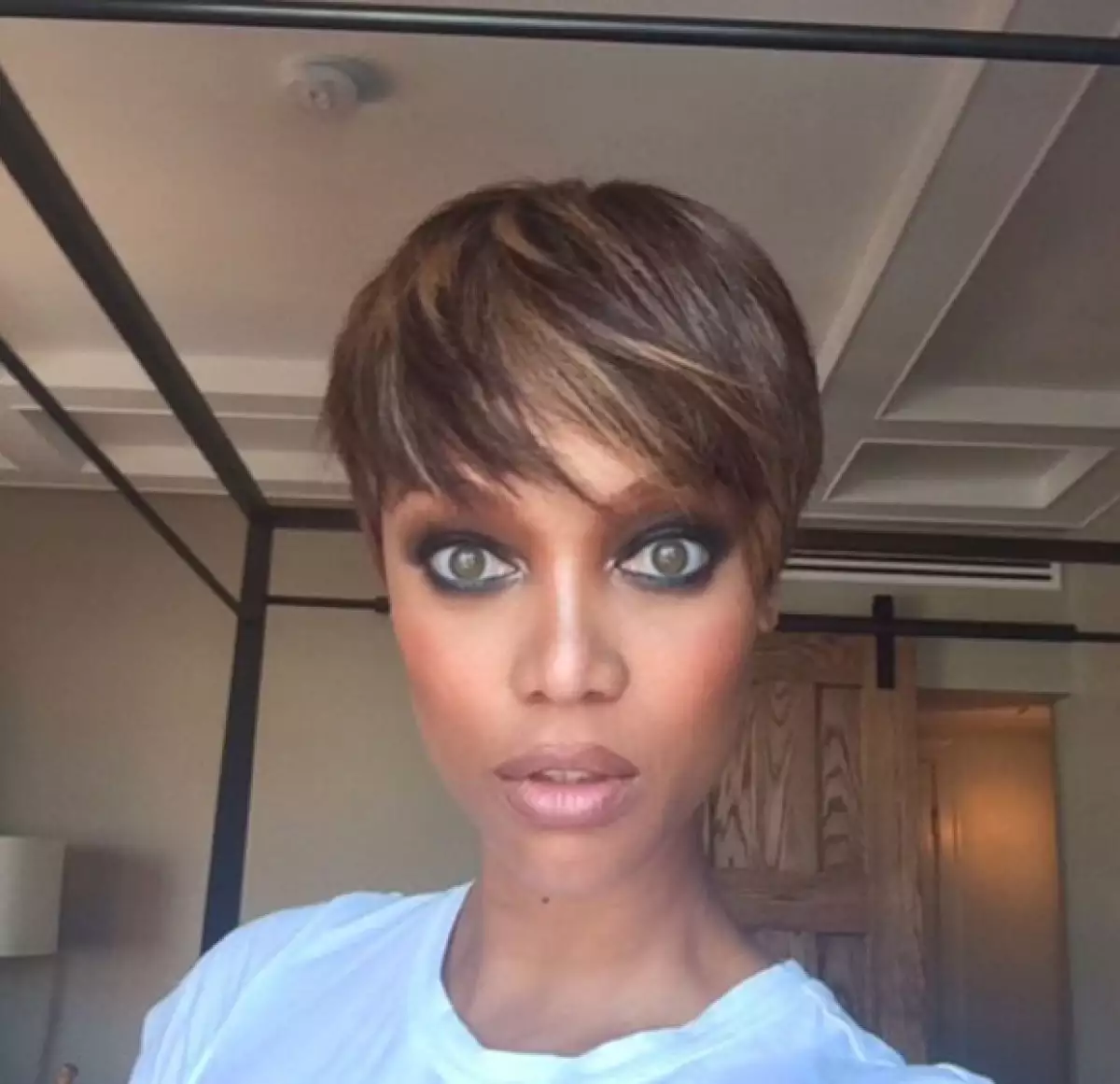 Si creíamos que la topmodel había probado con todos los estilos posibles durante su carrera, este fin de semana comprobó que aún le faltaba uno para sorprendernos: el pixie haircut.
