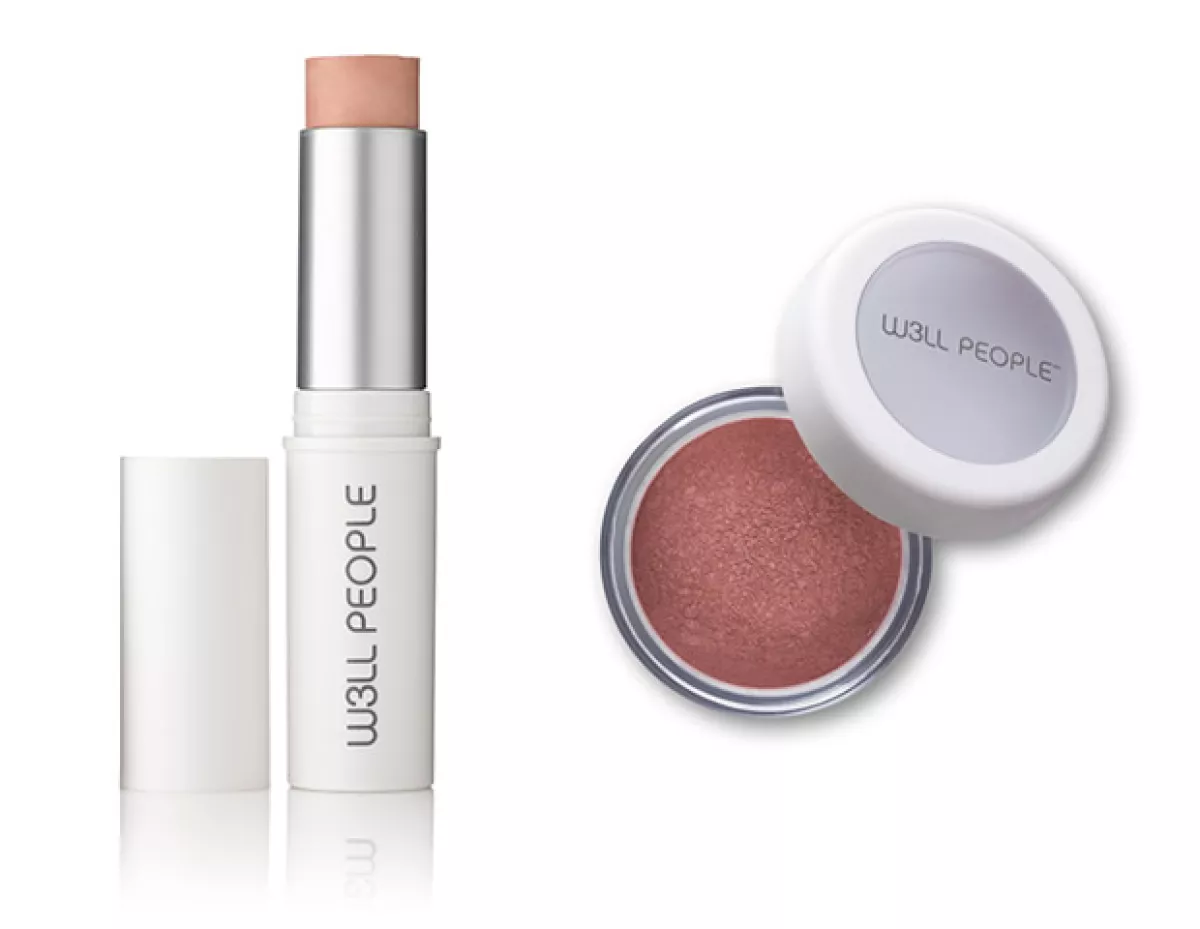 El maquillaje de W3ll People incluye bases, sombras y blushes.