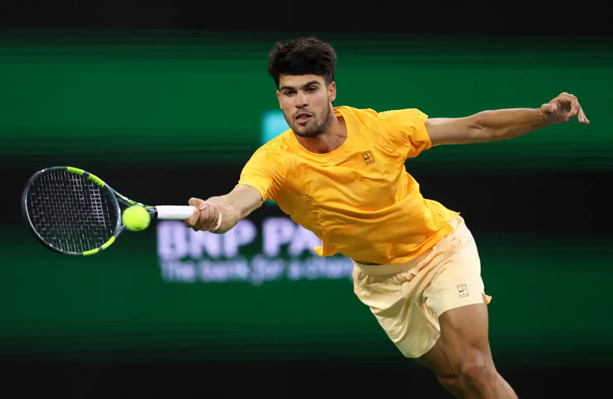 Los grandes Alcaraz y Sinner pasan a semifinales de Indian Wells; Swiatek dice adiós