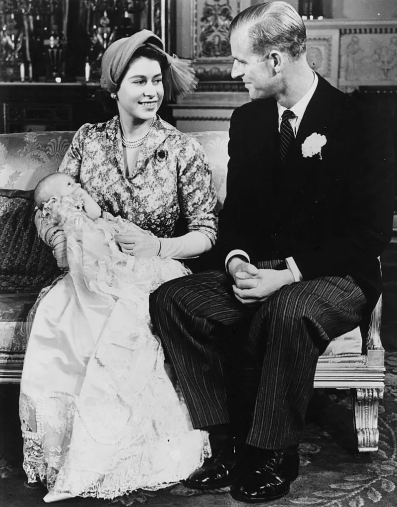 Reina Isabel II, la princesa Ana y el príncipe Felipe