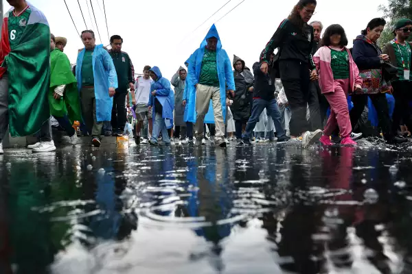 lluvia en partido mexico inglaterra se retrasa