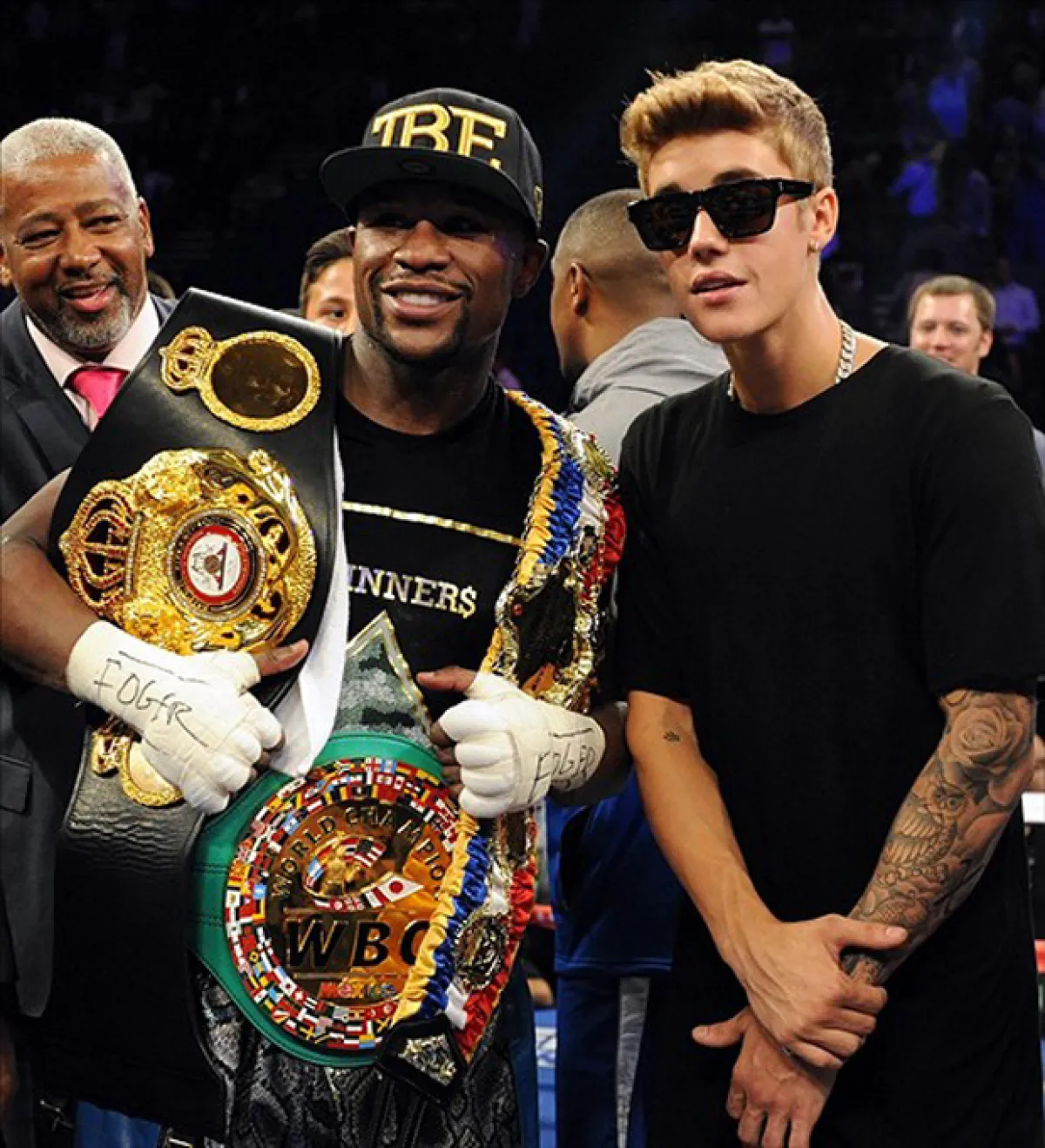 Justin Bieber será quien acompañe a Floyd Mayweather al ring. Hasta ahora el boxeador estadounidense es el deportista mejor pagado del mundo.