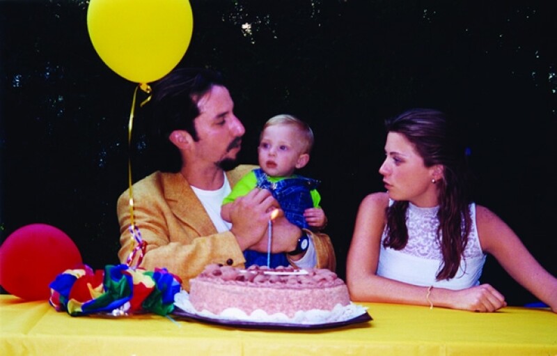 Ludwika con Plutarco, en el primer cumpleaños de Nicolás.