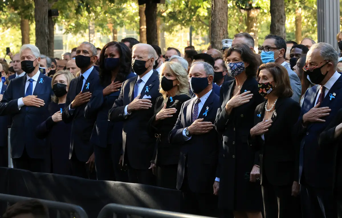El presidente Joe Biden y Barak Obama en el homenaje en las torres gemelas en Nueva York. (Reuters)