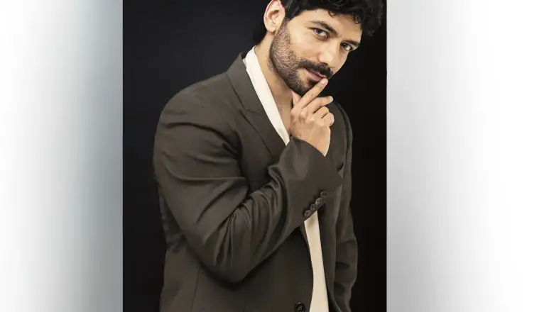 Christian Vázquez es una de los protagonistas masculinos de la telenovela de HBO Max. 