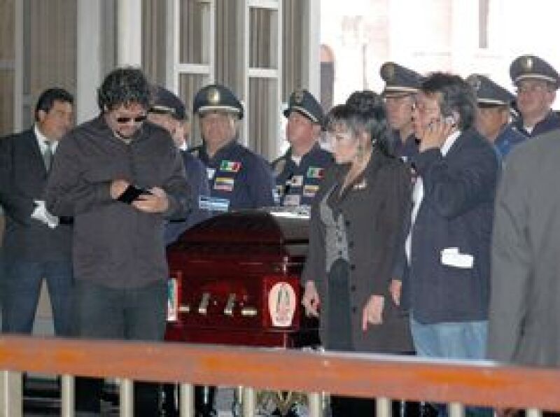 Tantas personas despidieron al actor que la capacidad de la iglesia donde le dieron el último adiós fue insuficiente.