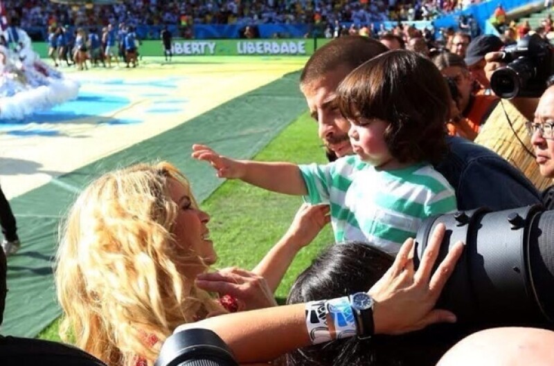 Piqué alcanzó a su familia en Río de Janeiro para ser espectador de la final de futbol Alemania vs Argentina.
