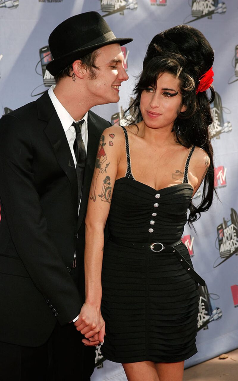 La cantante inglesa con su esposo Blake Fielder.