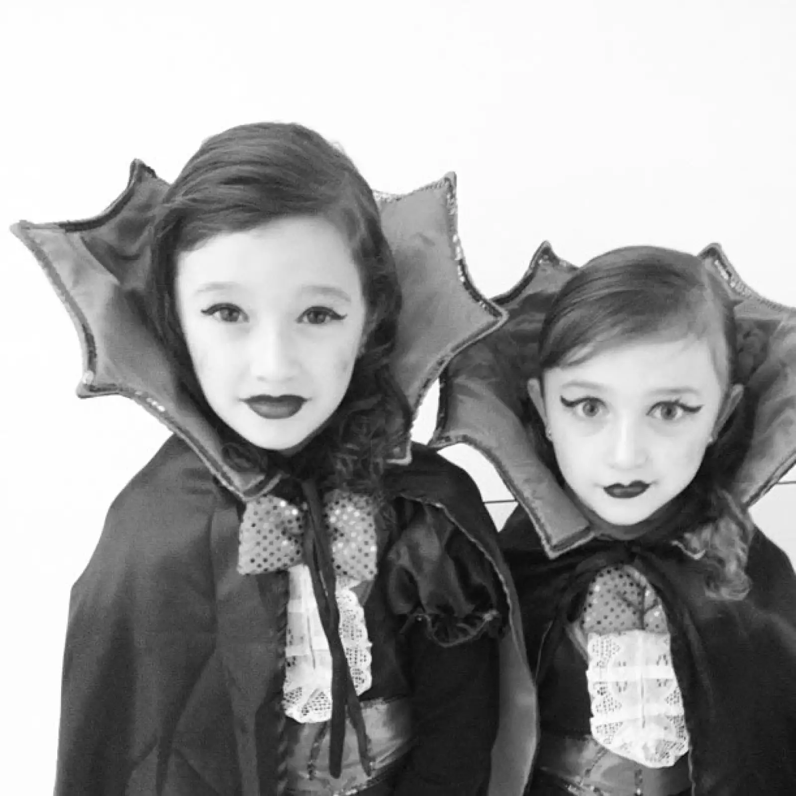 Mía y Nina, hijas de Andrea Legarreta.