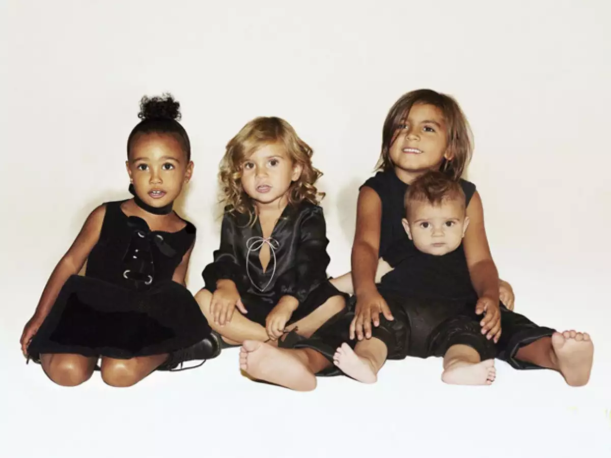 Los tres hijos de Scott y Kourtney posaron en una tierna fotografía para Navidad junto con su prima North West.