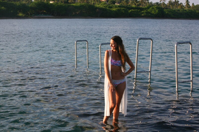 Así posó en Punta Mita la guapa actriz para nuestra sesión de las niñas más guapas del país.