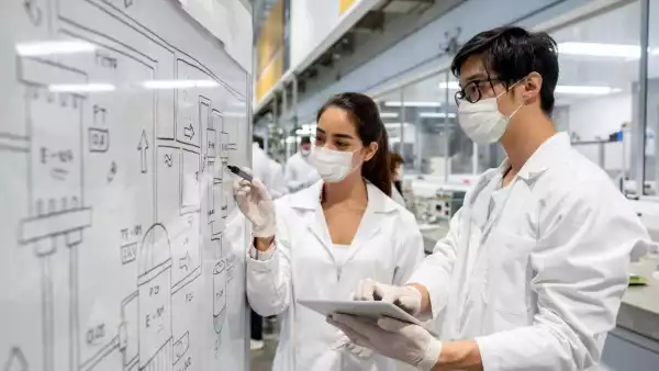 Un puente frente al abismo que separa a universidades y empresas