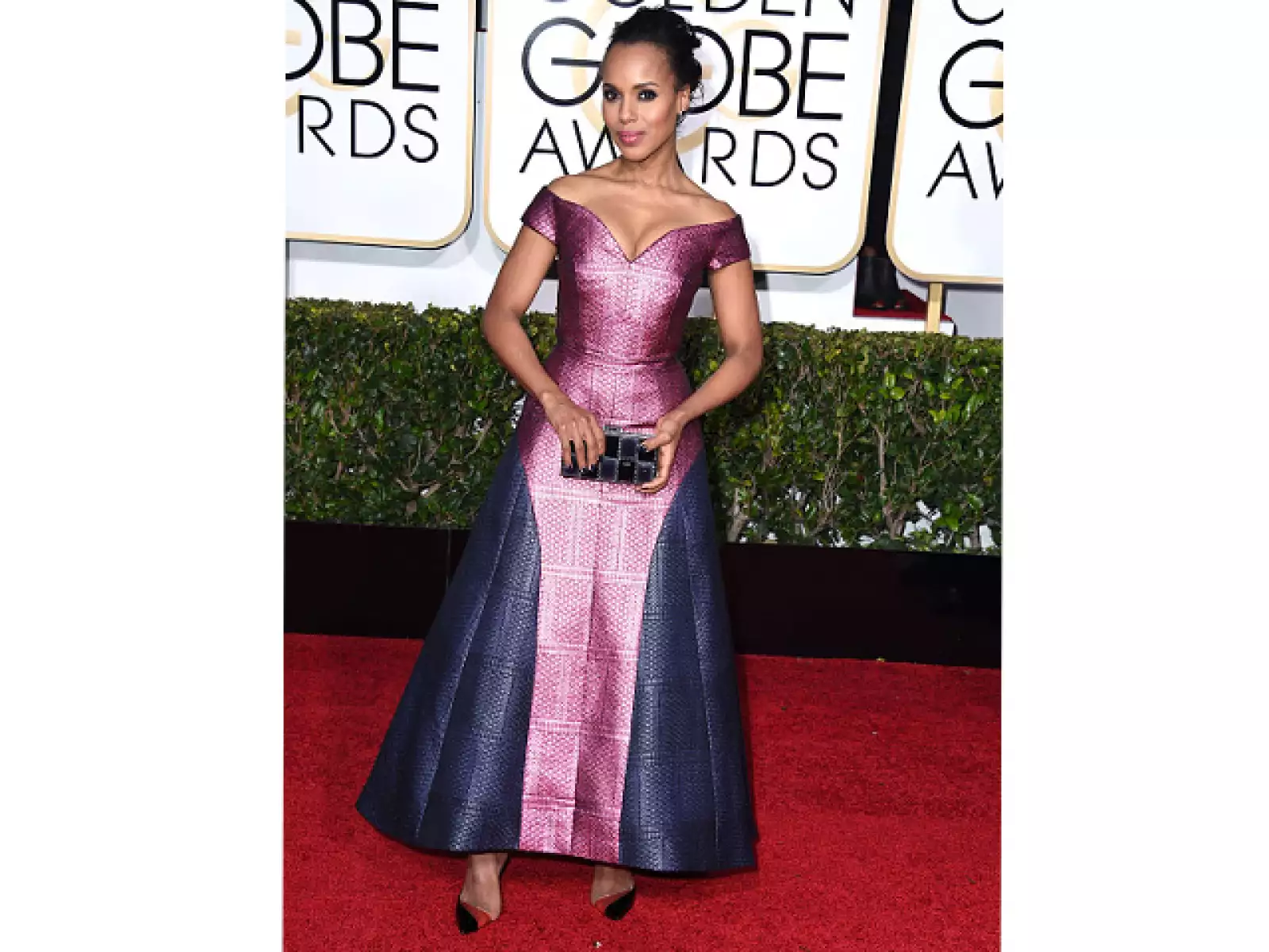 La combinación de colores la puedes llevar  hasta  en un evento formal como lo hizo Kerry Washington.