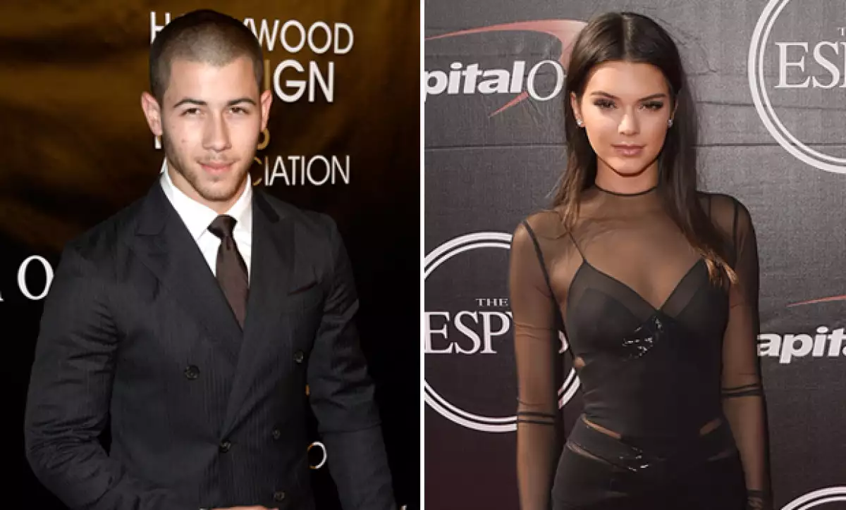 El cantante, quien terminó su relación con la modelo Olivia Culpo en junio, desmintió en una entrevista que tenga una relación con la hermana de Kylie.