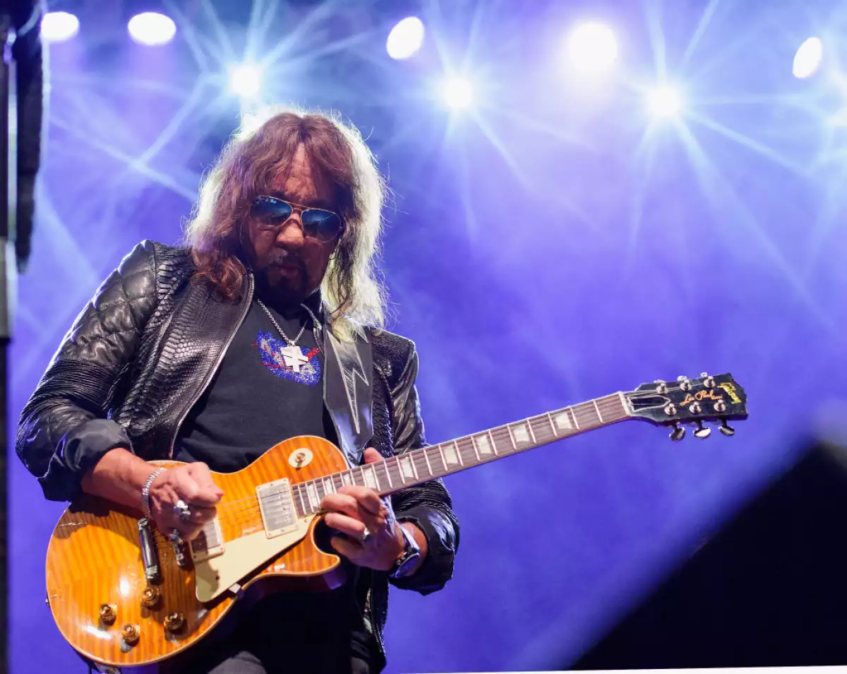 de que murio ace frehley guitarrista de kiss