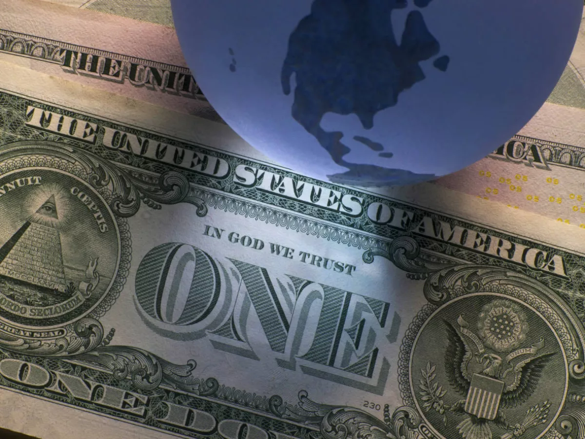 cristal dolar mundo