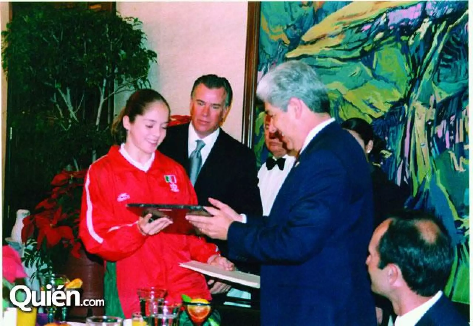 En su adolescencia recibió un reconocimiento por parte del  Dr. Carlos Andrade Garin