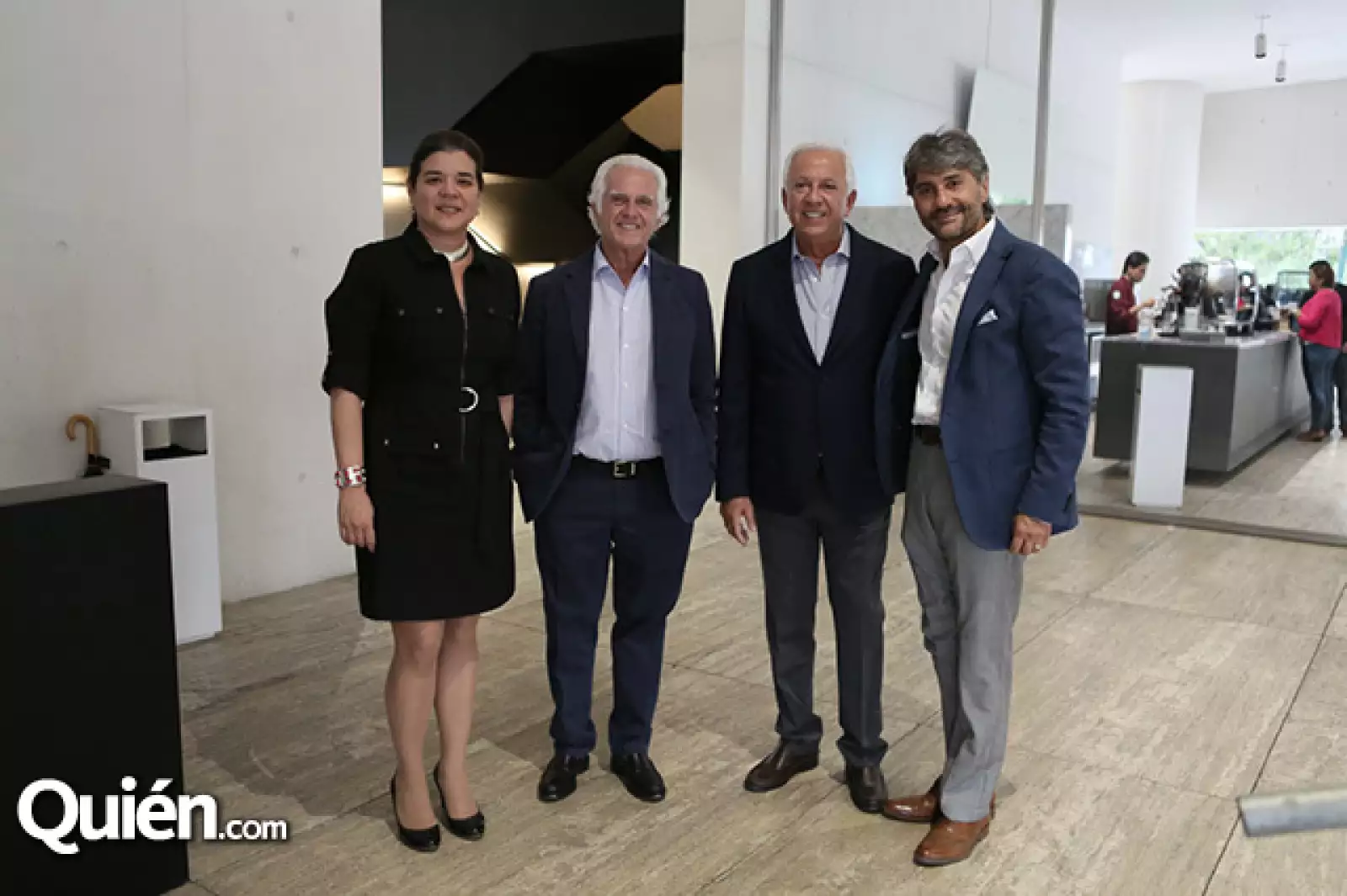 Sonya Santos, Maurice Marciano, Paul Marciano y Ricardo Bastón