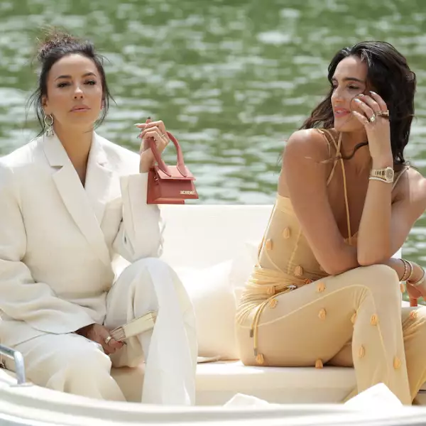 "Le Chouchou" Jacquemus' Fashion Show : Front Row At Chateau De Versailles