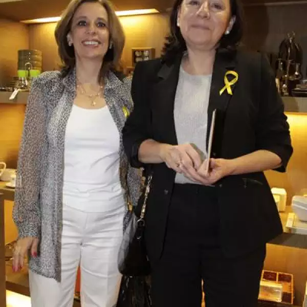 Subasta del Oso Fredo a beneficio de la Fundación Luz de Vida de niños con cáncer.