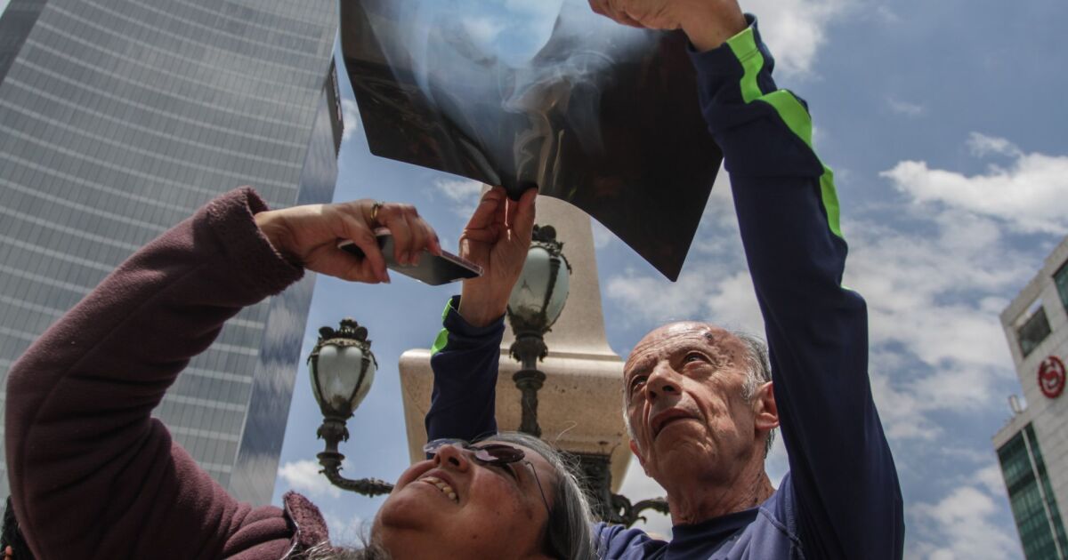 Güneş tutulmasını cep telefonumla görebilir miyim?  Gözlemlememeniz gereken şeyler