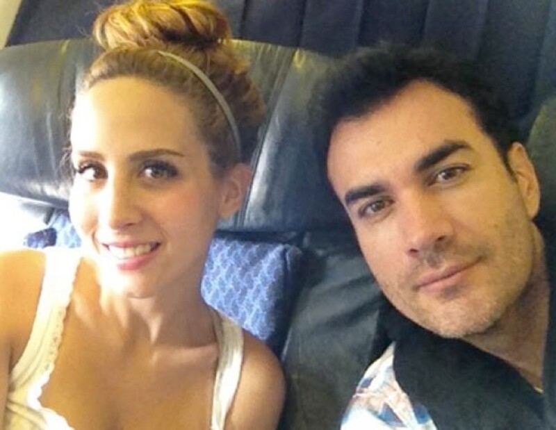 Cada vez que se puede, Lina, pareja del actor, acompaña a su novio a sus compromisos de trabajo.