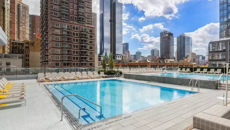 Alberca al aire libe.jpg