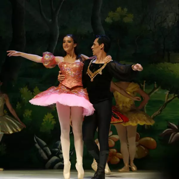 Sofía Casillas,César Pantoja