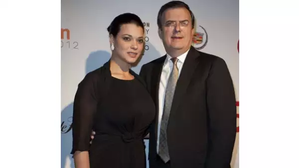 Rosalinda Bueso es 18 años menor que Marcelo Ebrard, pero la edad no fue un impedimento para que unieran sus vidas a finales de 2011.