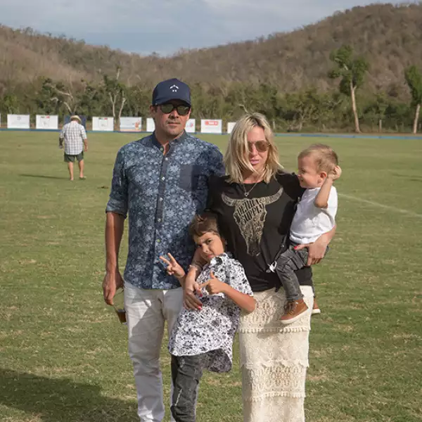 Christian Velarde, Iker Velarde y Melissa de Velarde,Diego Velarde