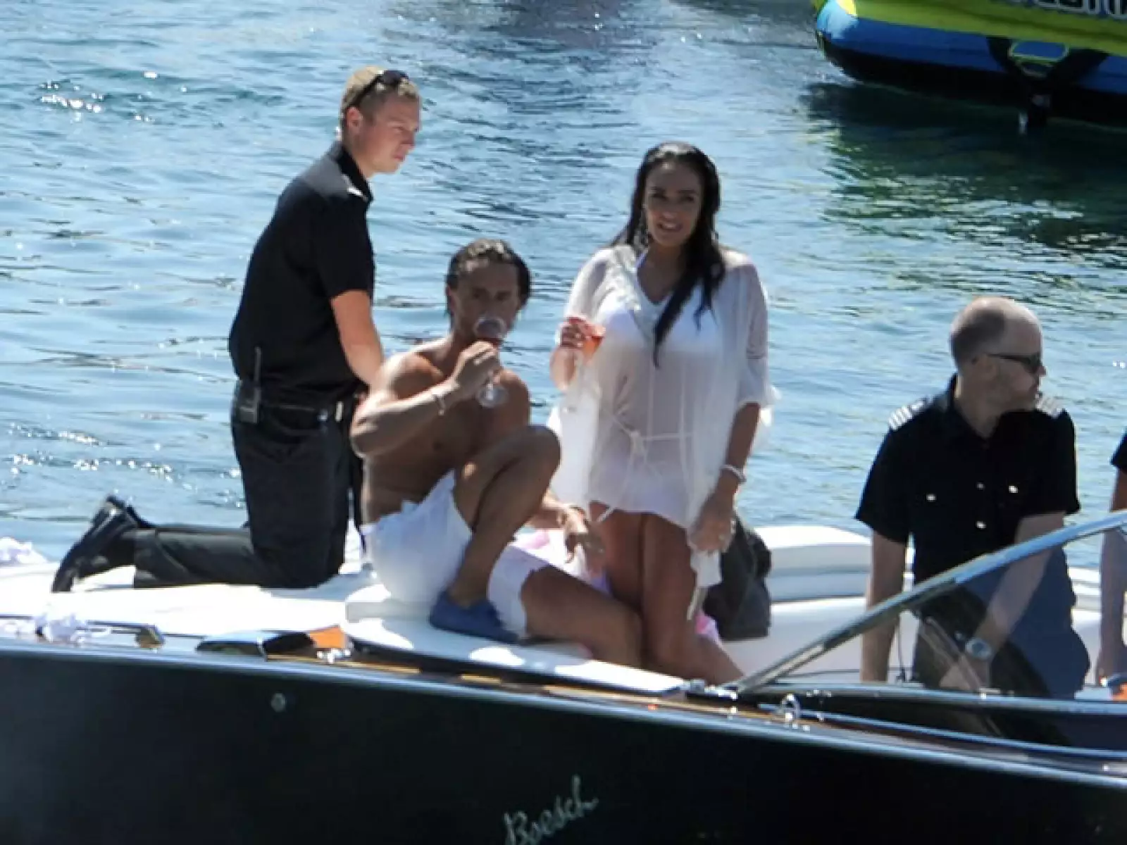 De acuerdo con El País, Sara Ferguson y sus hijas Beatriz y Eugenia de York cancelaron su asistencia por la deteriorada salud de su abuelo el príncipe Felipe.