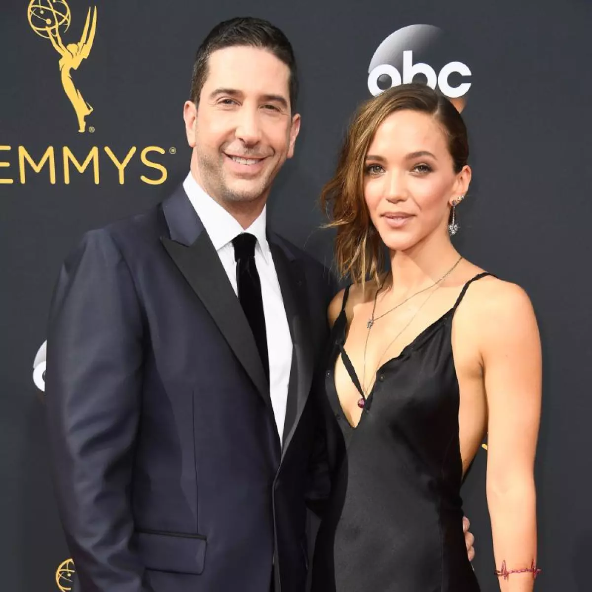 David Schwimmer y Zoe Buckman