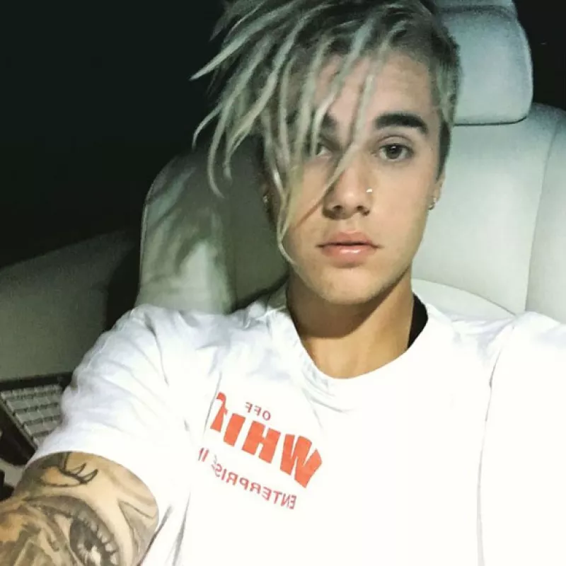 El cantante sorprendió a sus seguidores con un nuevo look que nadie veía venir: rastas.