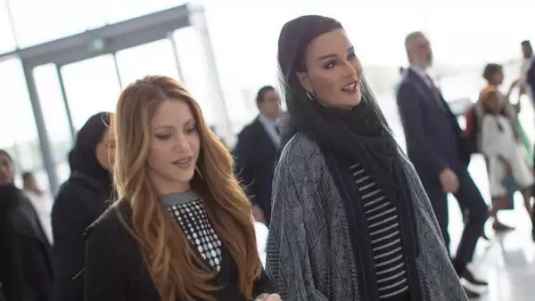 Shakira y Mozah Bint Nasser.