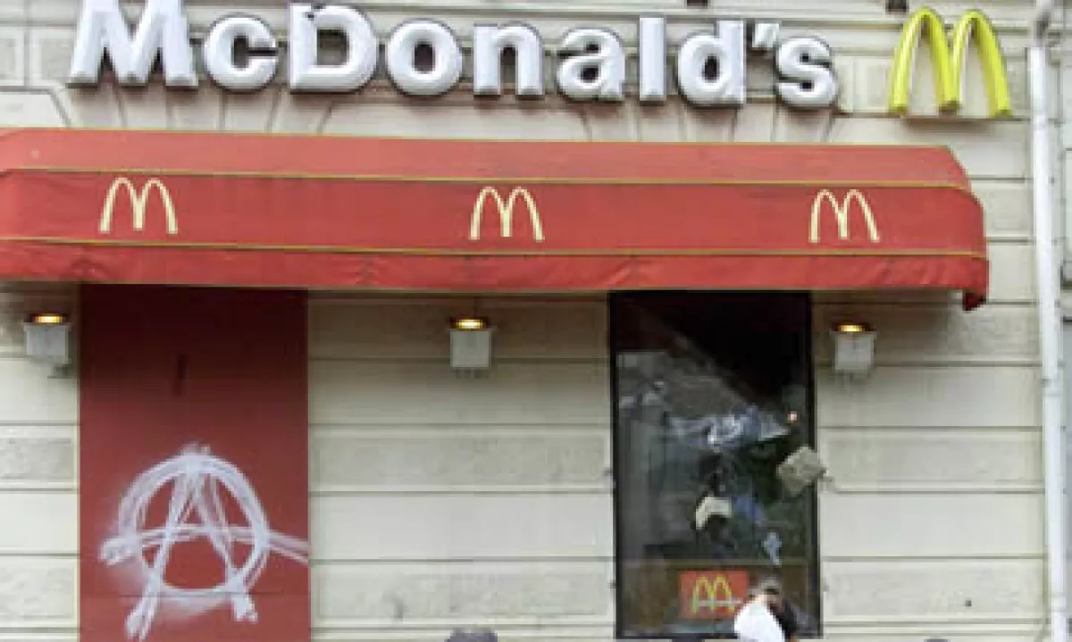 Burger King, KFC, Taco Bell y Pizza Hut tuvieron las peores valuaciones en el sondeo de comida rápida en EU. (Foto: AP)