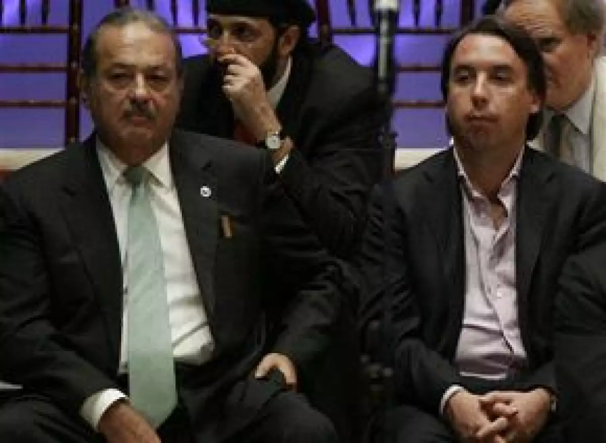 Probablemente sólo serán 100 los presentes a la tertulia que le preparó Felipe Calderón al presidente estadounidense con motivo de su visita a nuestro país.