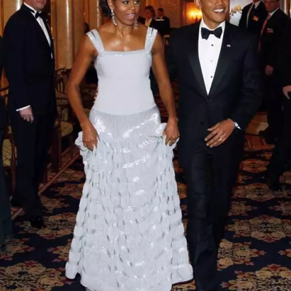 Barack y Michelle Obama llegando a la ceremonia.