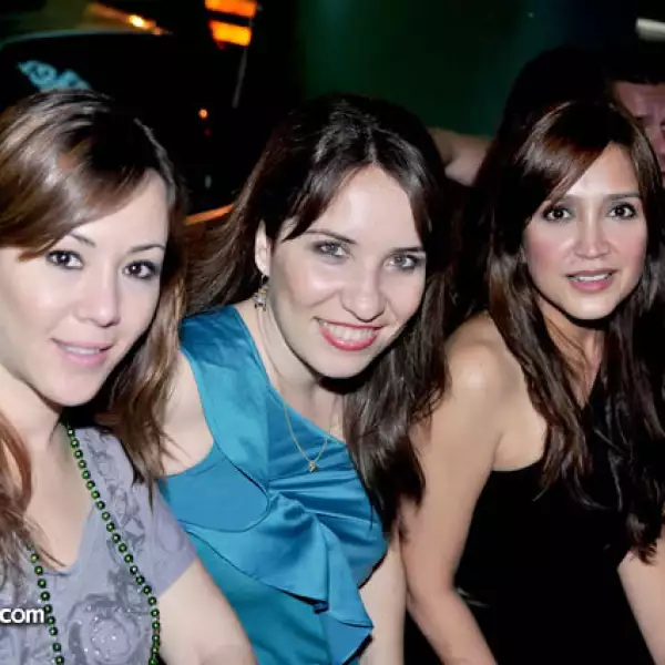 Elisa Bustamante, Ale González y Gaby Galarza