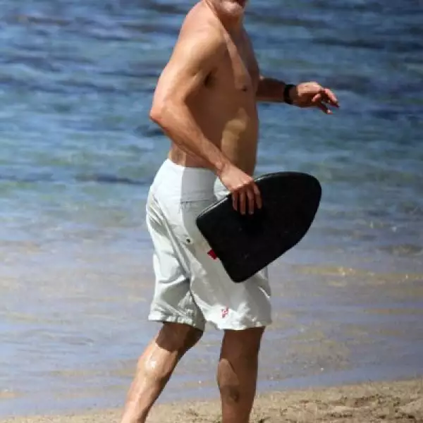 Chris Noth, actor conocido por su papel de `Mr. Big´ en `Sex and the City´  también optó por las playas de Hawai.