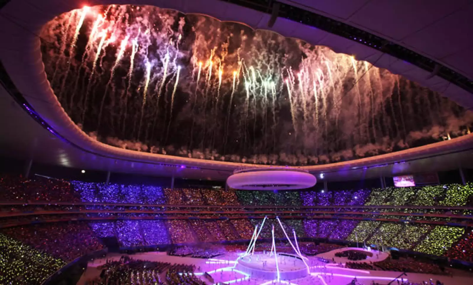 El colectivo de música electrónica Nortec se robó el show y puso a bailar a los 45,000 asistentes que se dieron cita en el Omnilife.